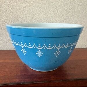Vintage Pyrex Snowflake Garland Blue 401 small bowl 1.5 pt